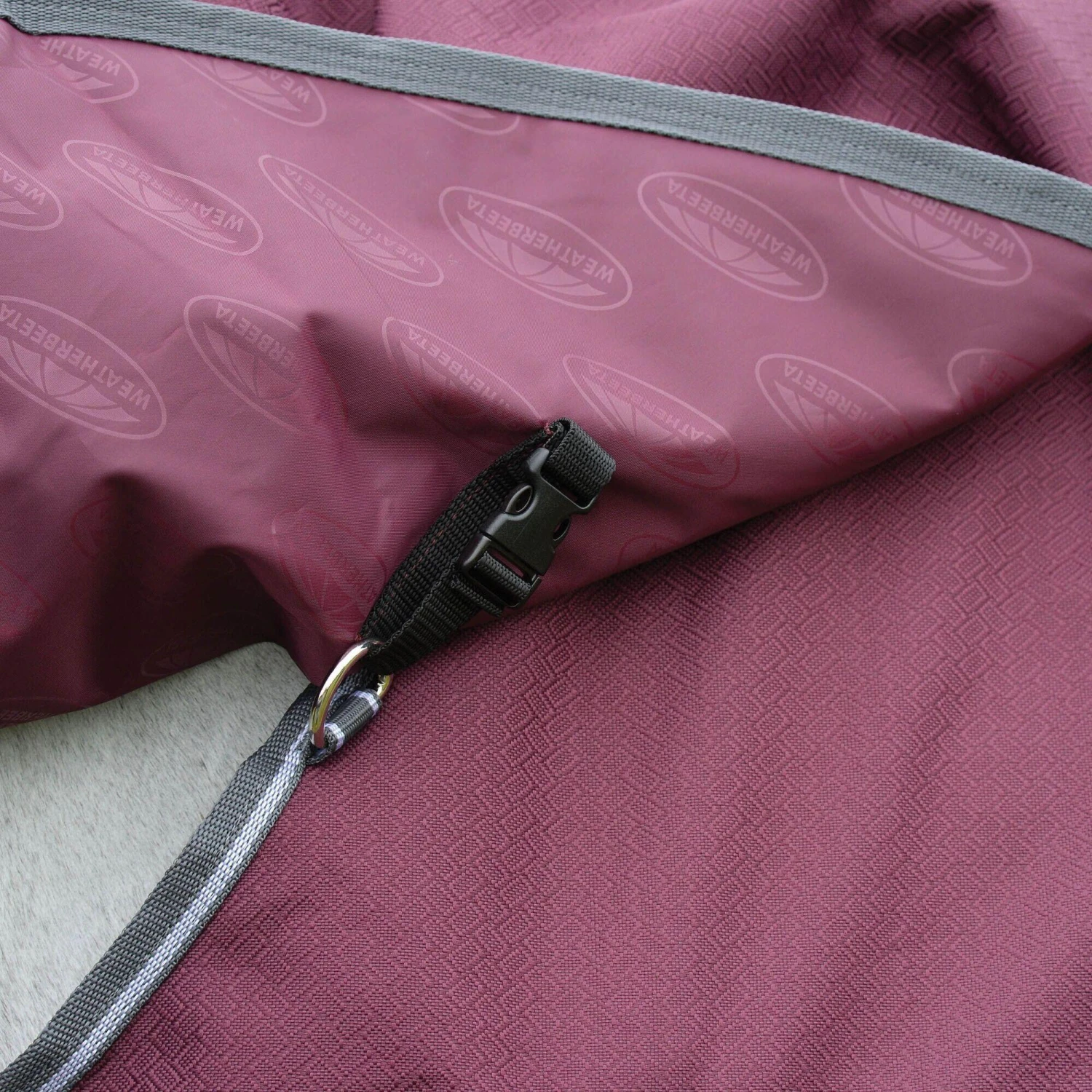 Weatherbeeta Comfitec Plus Dynamic II Lite Horse Turnout Neck Cover (Maroon/Grey/White) 2 Weatherbeeta Comfitec Plus Dynamic II Lite Horse Turnout Neck Cover (Maroon/Grey/White) - Image 2